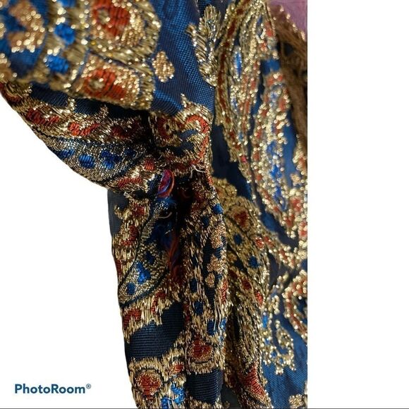 Blue Paisley Kaftan with Metallic Gold Brocade - Picture 11 of 15
